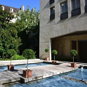 Couette-café Assia & Nathalie - Luxury Marais Paris